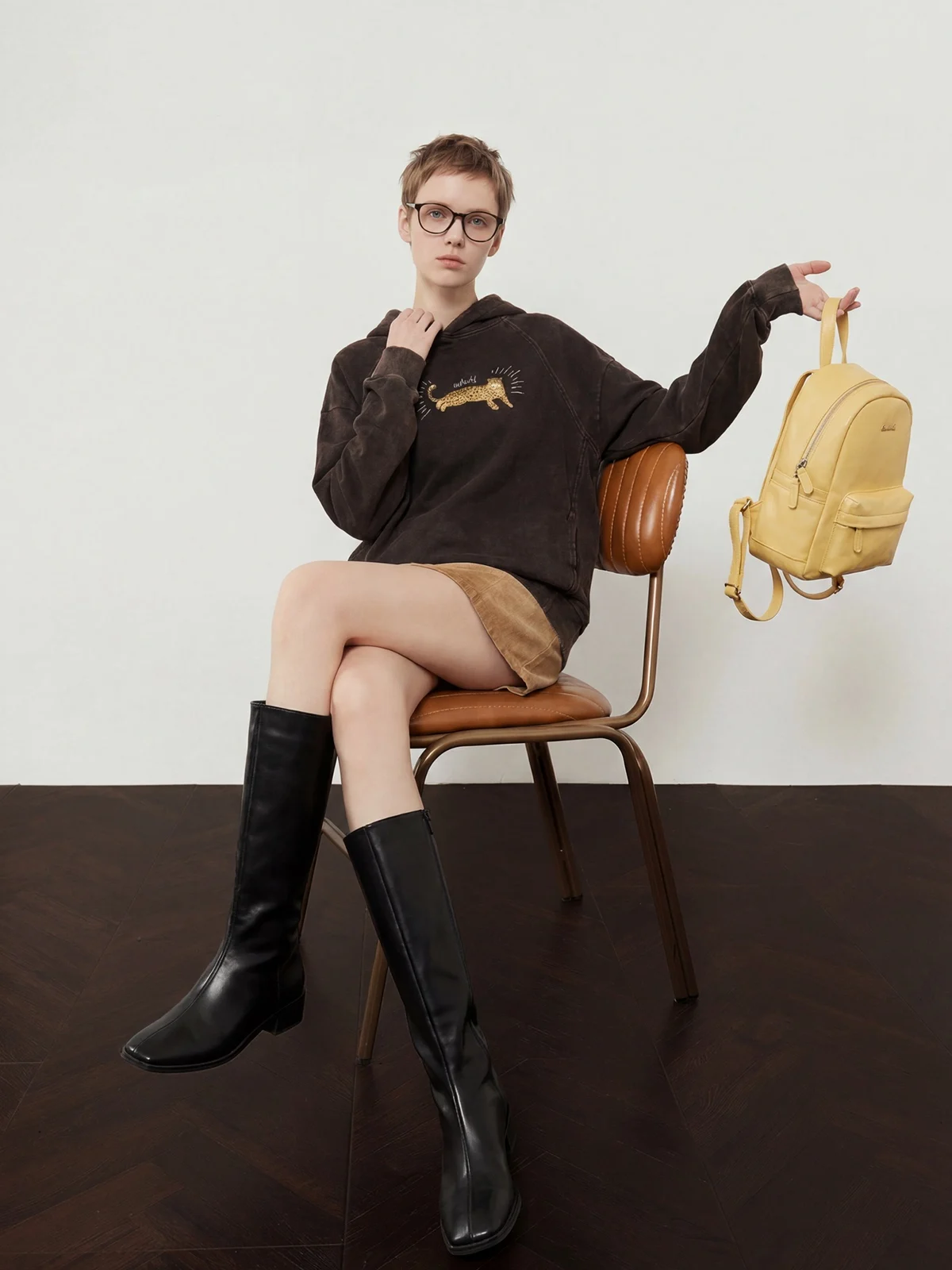 

Свободный крой, длинный рукав, черный свитшот с принтом, женская весенняя новинка, удобная толстовка с леопардовым узором, повседневная уличная одежда