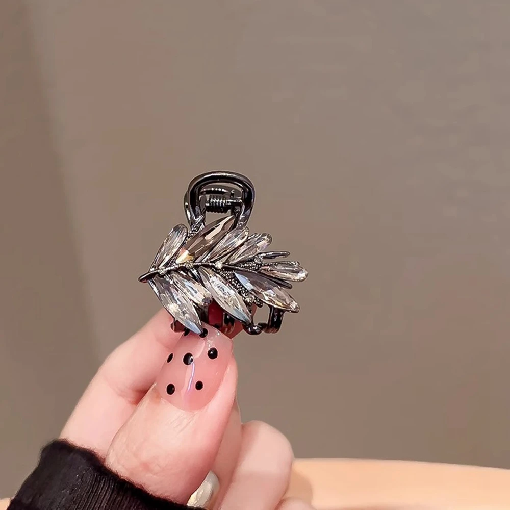 

New Fashion Rhinestone Hair Claws Women Girls Headwear Elegant Shining Hairpins Side Bangs Barrettes