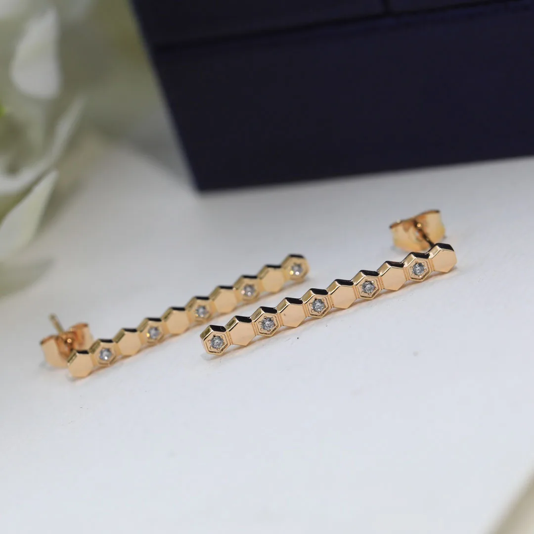 High End Elegant Geometric Honeycomb Women's Diamond Earrings, Fashionable And Exquisite Jewelry Suitable For Anniversary Gifts