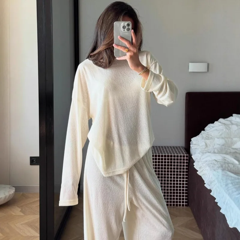 

2025 European American Autumn Women's Loungewear Beige Knitted Loose Long Sleeved Pajama Set Outdoor Indoor Sleep Wear