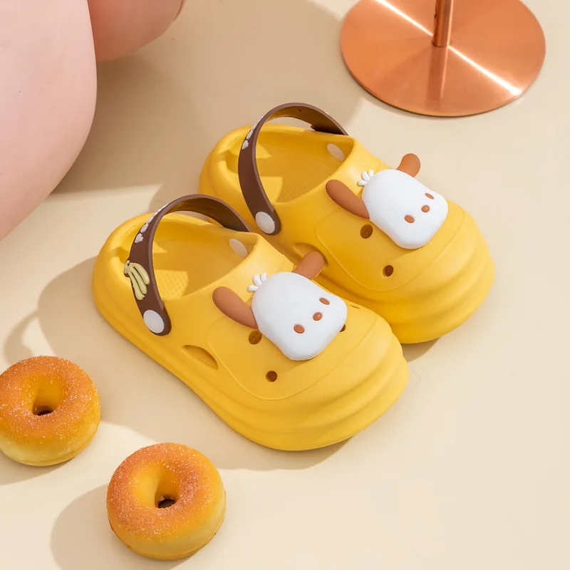 

Original Sanrio kids cartoon girls Kuromi Hello Kitty Summer slippers Student Fashion Non-Slip Children Casual Shoes