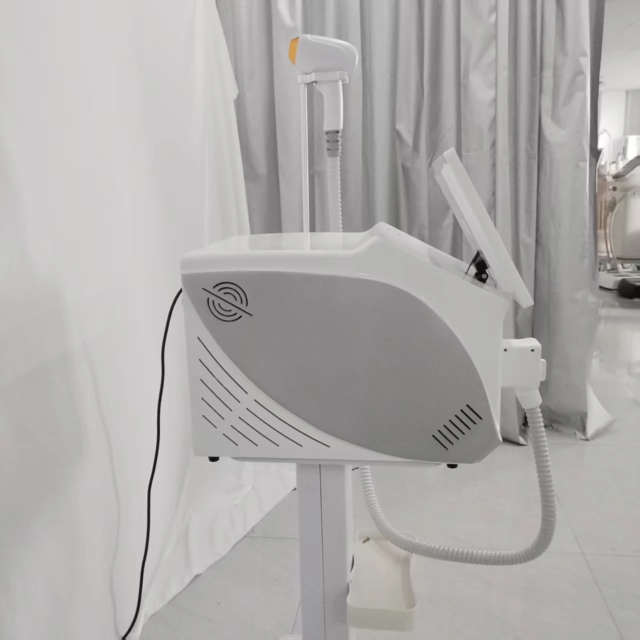 Dispositivo profissional de remoção de pelos com luz de diodo, 3500w, 808nm, salão de beleza, seguro, certificação ce, equipamento de tecnologia de cuidados com a pele indolor de longa duração