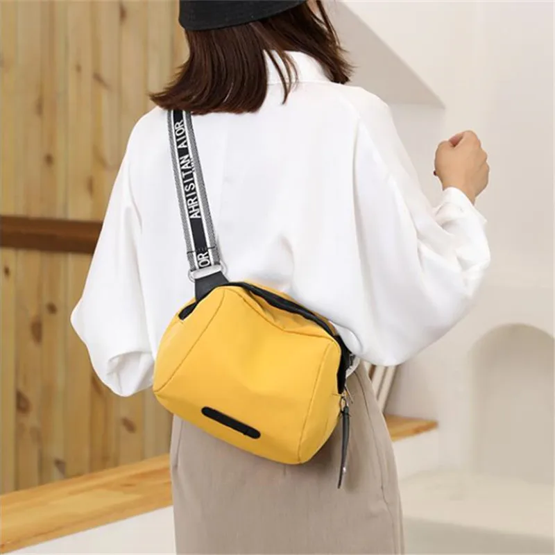 Trendy Korean Nylon Crossbody Bag with Zipper Pocket Casual Stylish Shoulder Bag Fashion Shell Bag Purse