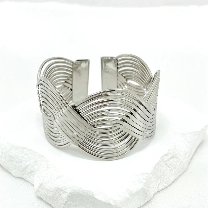 2024 New Arrival Jewelry Twisted Wave Open Bracelet Gold Cuff Bangle