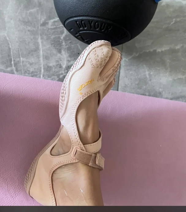

New Summer Unisex Professional Squat Weight Shoes Fitness Weightlifting Sneakers Squat Sneakers are very good.