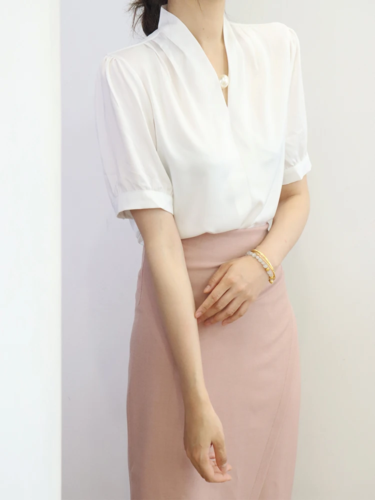 Silk Satin Commuter Shirt Women's V-neck Short Sleeve Loose Fit Anti-wrinkle Elegant Top Fashionable Casual Business Wear