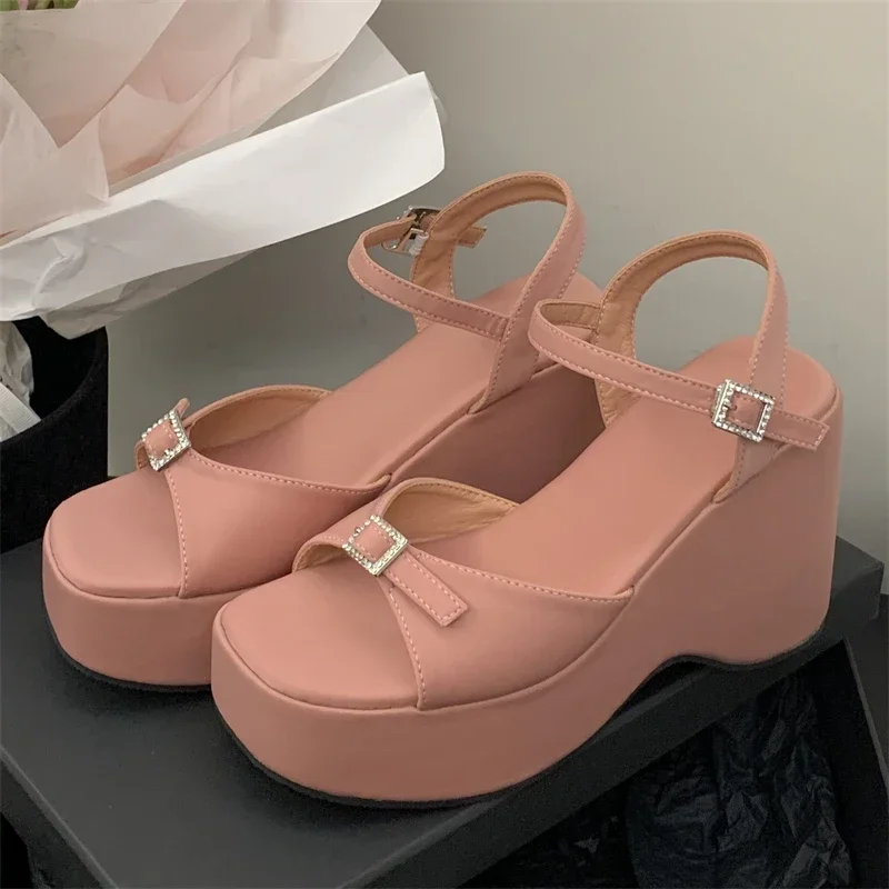 

Aneikeh/2020 летние модные удобные сандалии с открытым носком и толстой подошвой наклонном каблуке для женщин Chaussures Femme