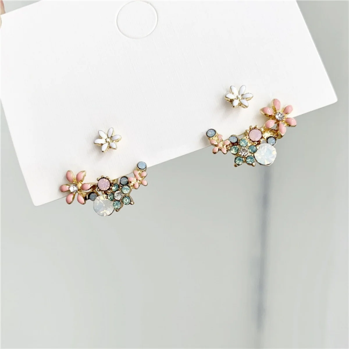 Exquisite Strass Gänseblümchen Blume Ohrstecker für Frauen Männer süße tropfende Öl Blumen Pflanze Ohrring Hochzeit Verlobung Schmuck