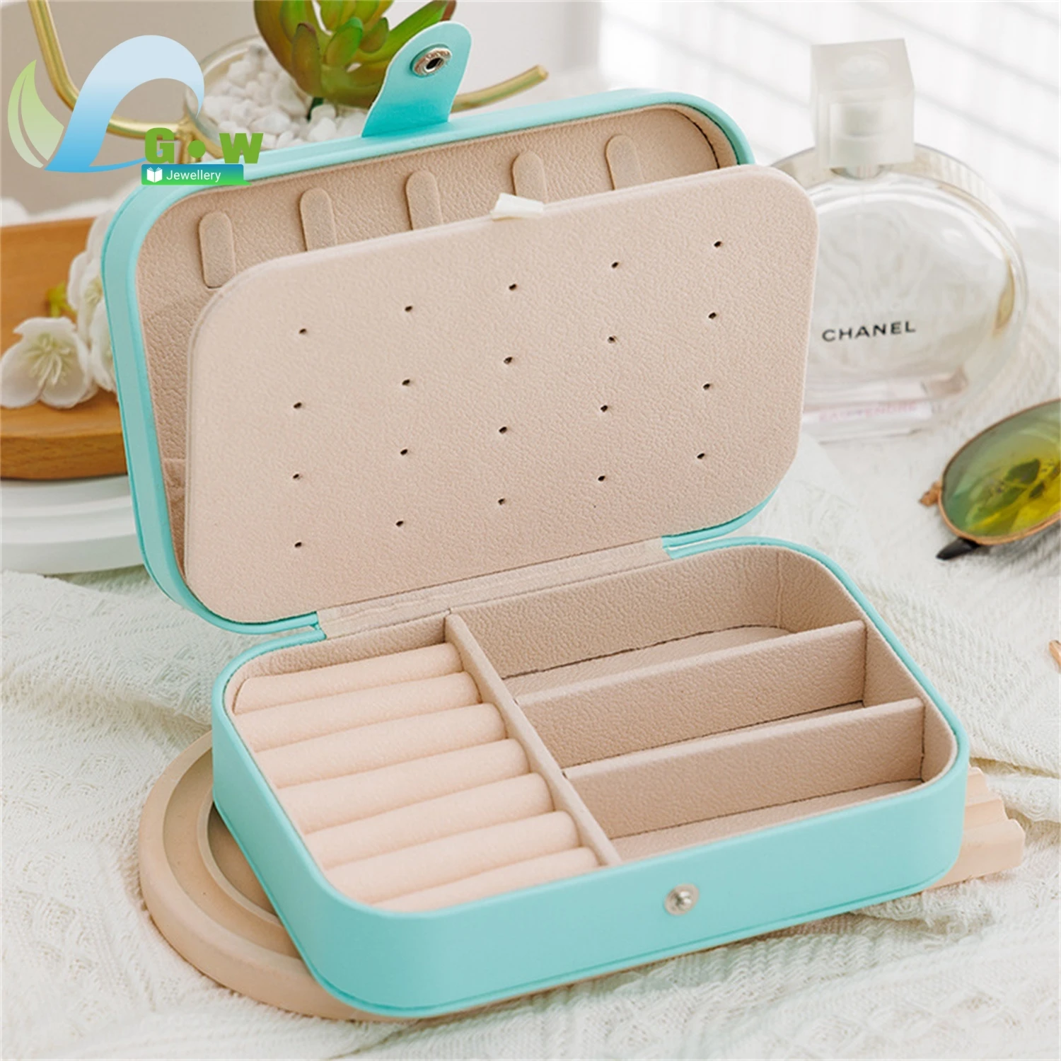 

Compact Lightweight Portable Travel Jewelry Organizer Storage Case for Bracelets Earrings Rings Necklaces Accessories Simple