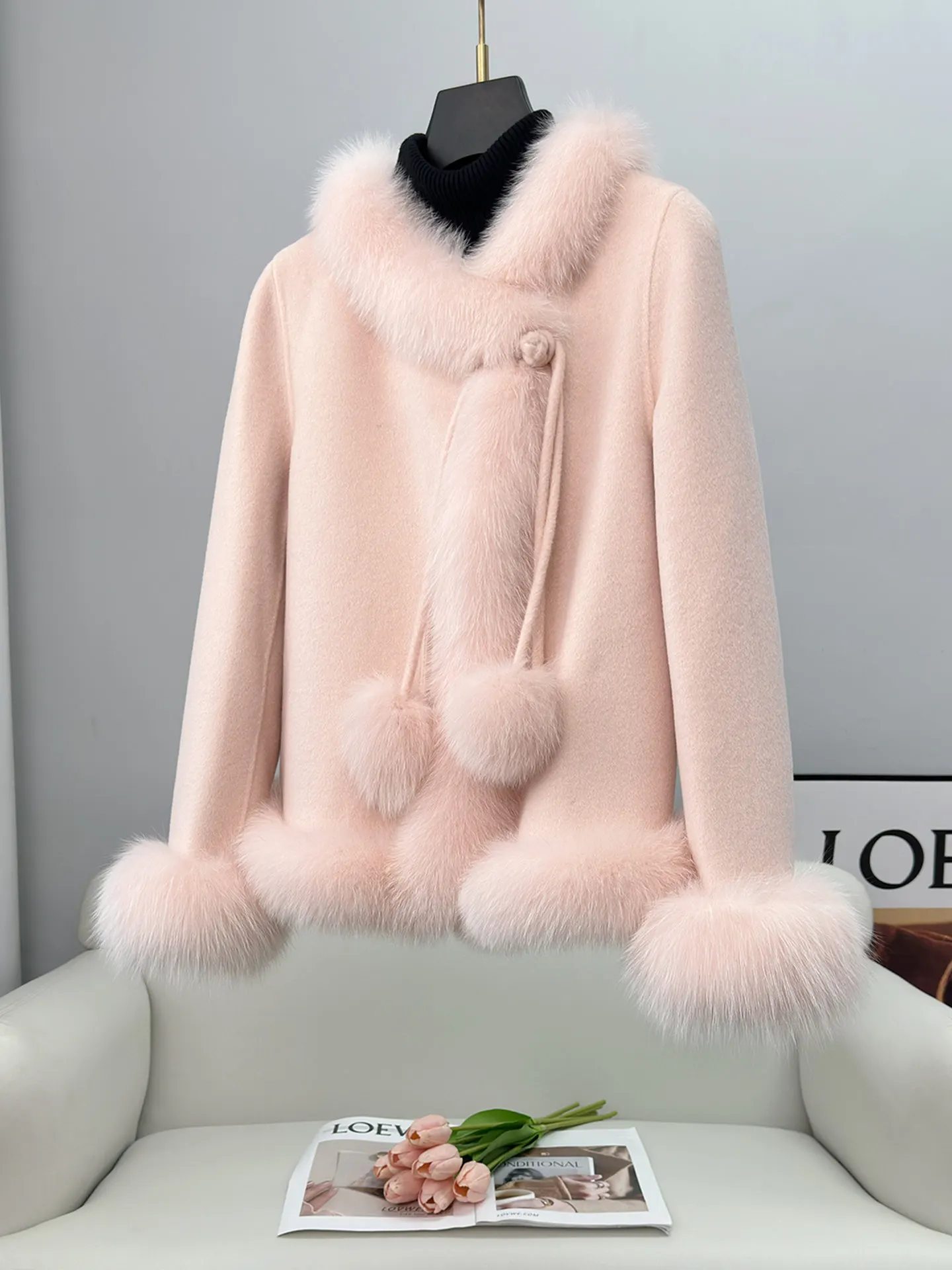 Dwustronny kaszmirowy płaszcz damski typu "Sweet Daughter", krótki fason, nowość na sezon Jesień/Zima 2025, płaszcz z futra lisa i wełny.