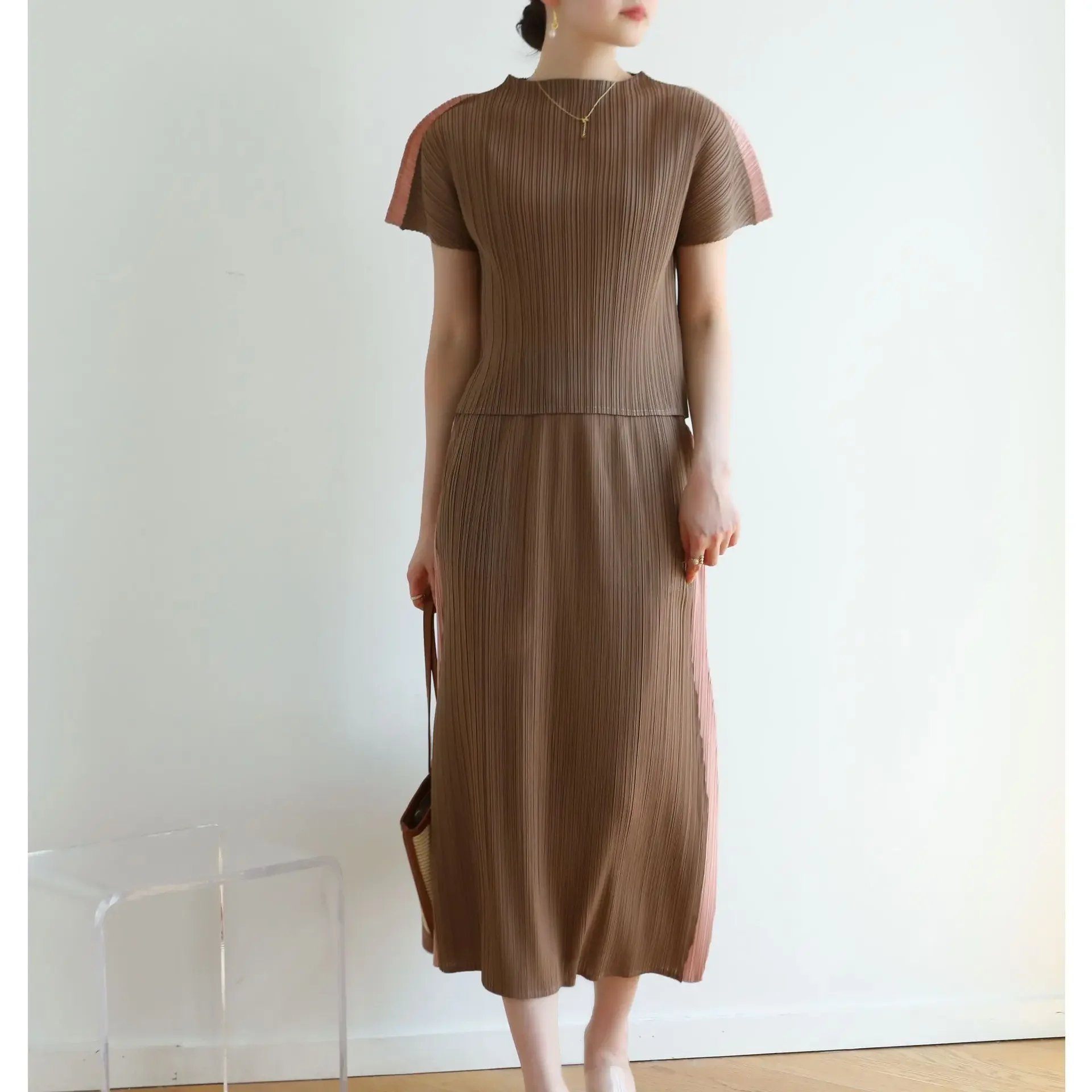 Pleats Pleated Skirt Suit 2025 Summer High-end Pleats Niche Design Sense Personality Color Blocking Casual T-shirt+skirt Suit