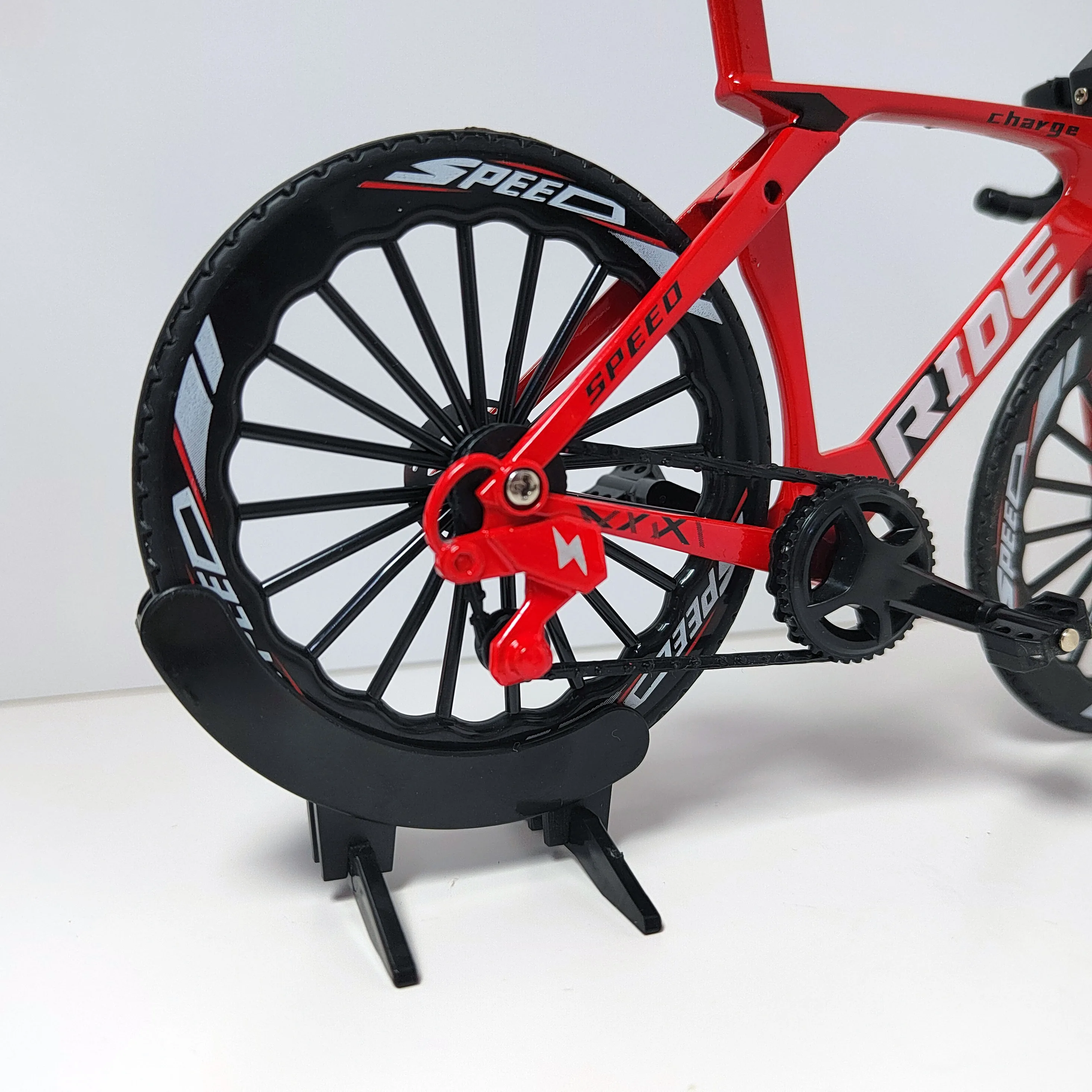 Nouveau modèle de vélo en alliage 1:8, modèle de vélo de montagne tout-terrain moulé sous pression, ornement de Simulation, jouets de Collection pour garçons