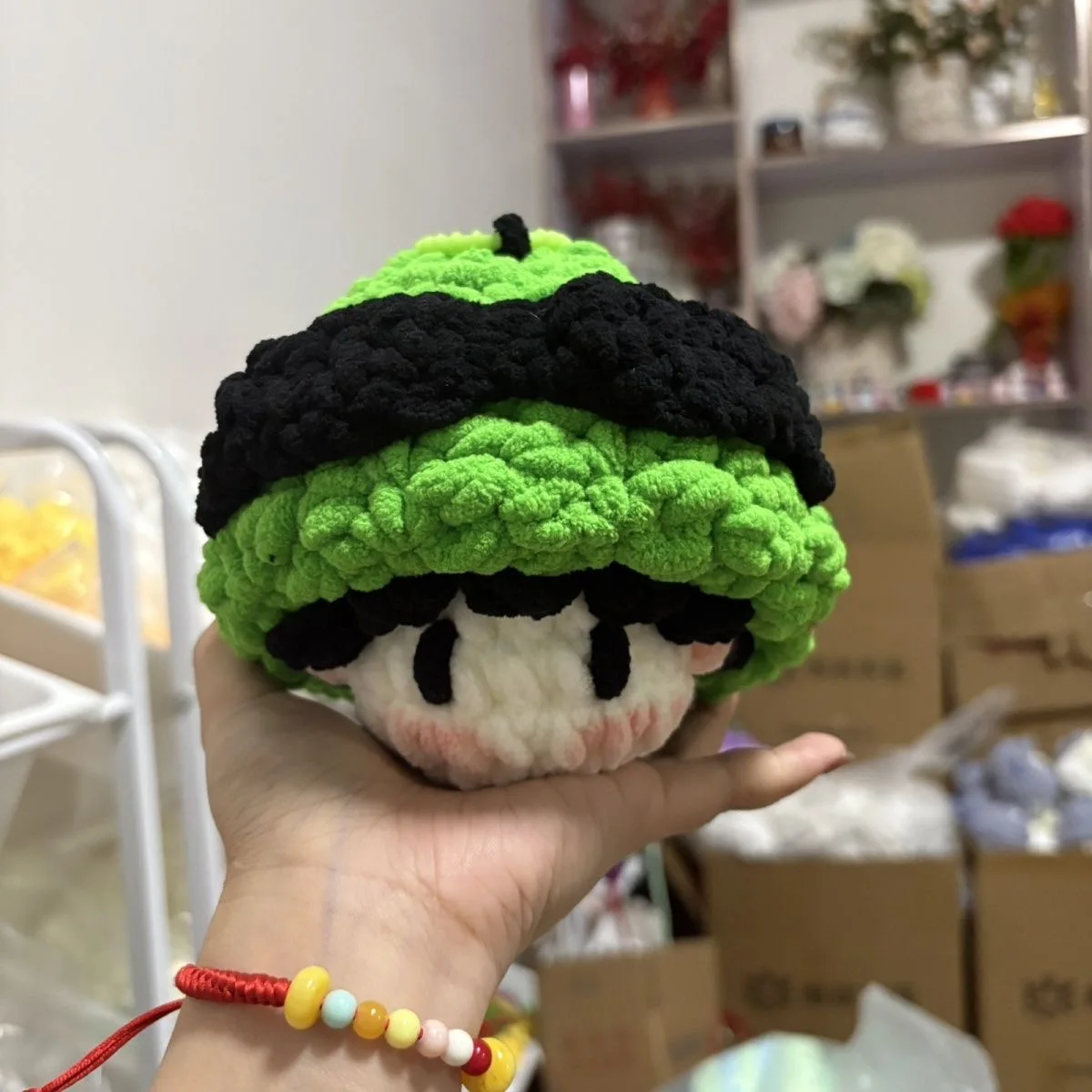 

Готовый продукт Ван Ибо крутой парень, большая мягкая булочка, связанная вручную, кукла для косплея