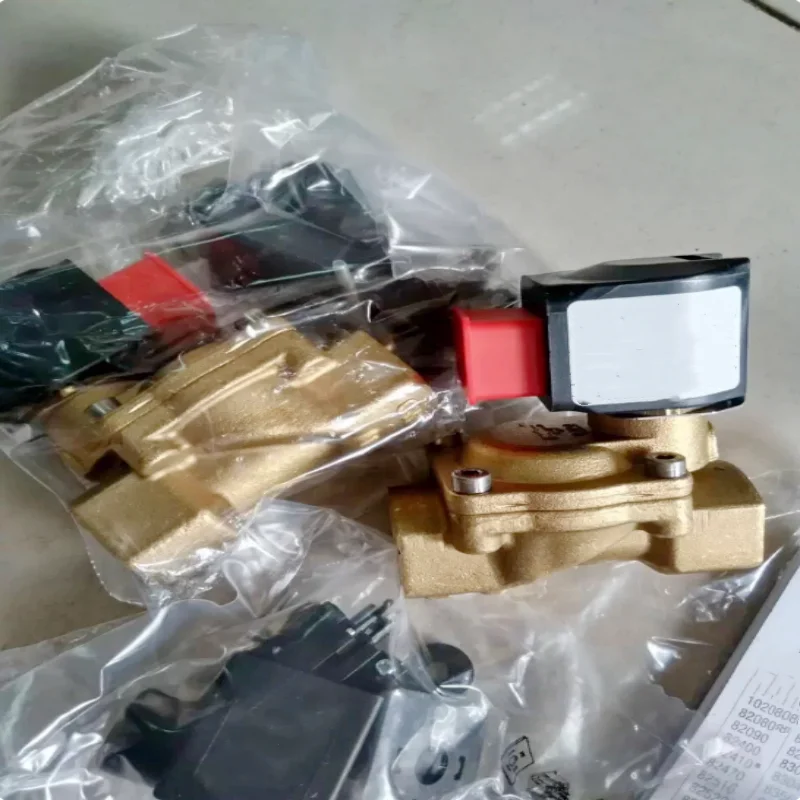 

Совершенно новый оригинальный электромагнитный клапан 8240200.9100.024.00 8536200.9151.024.00 8240400.9101.024.00 8240200.9101.230.50