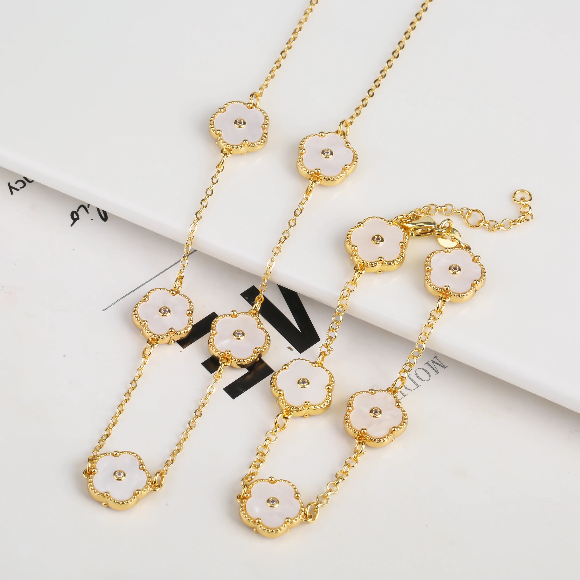 Cute New Design 18K Gold Plated Fritillaria Simple Zircon Five Leaf Petal Flower Bracelet Necklace Earrings Jewelry Set Women's