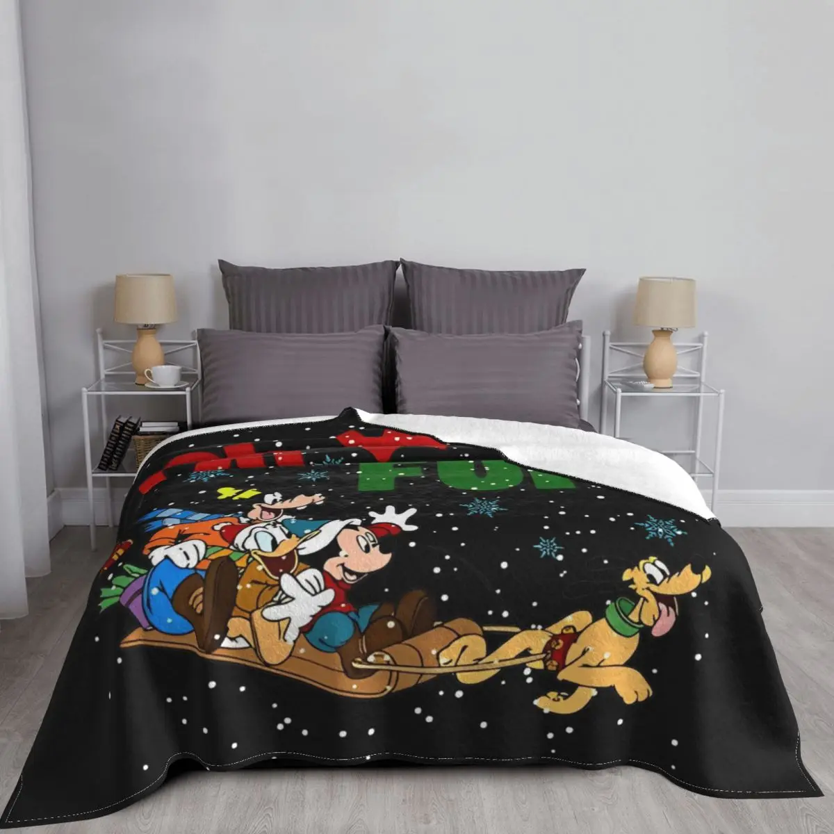 Kawaii Mickey Mouse Christmas Blanket Fleece Spring/Autumn Portable Ultra-Soft Throw Blankets for Home Bedroom Plush Thin Quilt