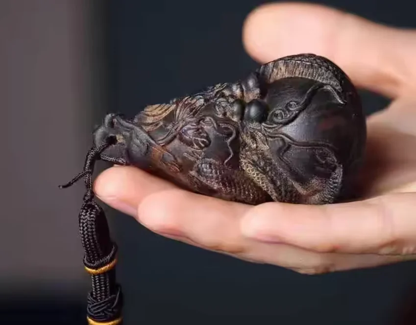 Incense Wood Xianglong Panlong Gourd Handle Piece Many Sons Many Blessings Wood Carving Pendant Carry-on Craft Ornaments