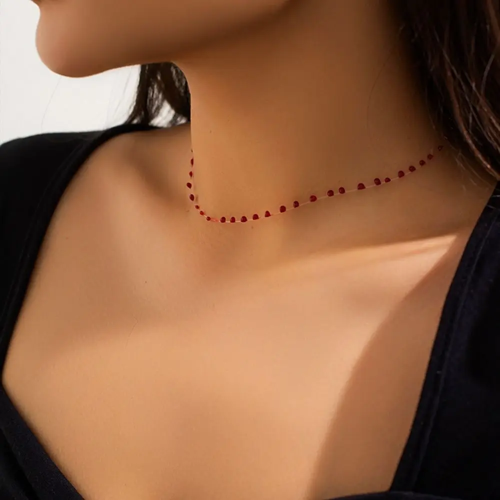 قلادات متعددة الطبقات على الطراز القوطي للنساء والفتيات ، قلادات خفيفة الدم ، مجوهرات الهالوين ، لون أحمر ، عصرية
