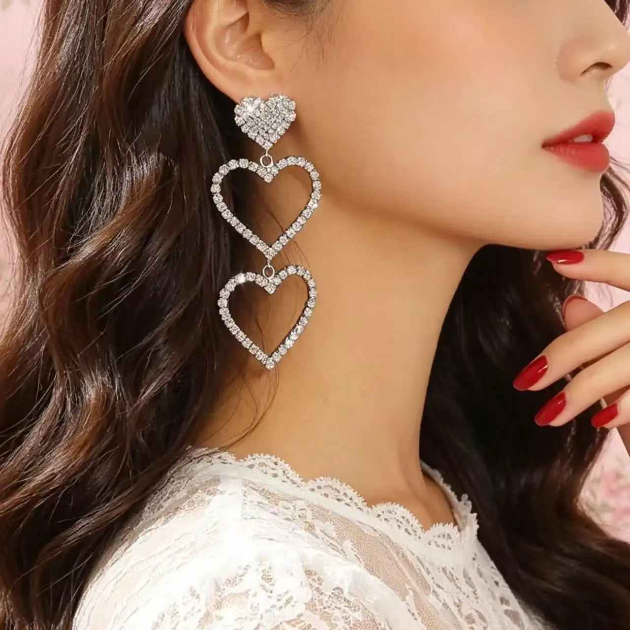 Fashionable hollowed out rhinestone double heart long pendant earrings with elegant temperament and banquet earrings