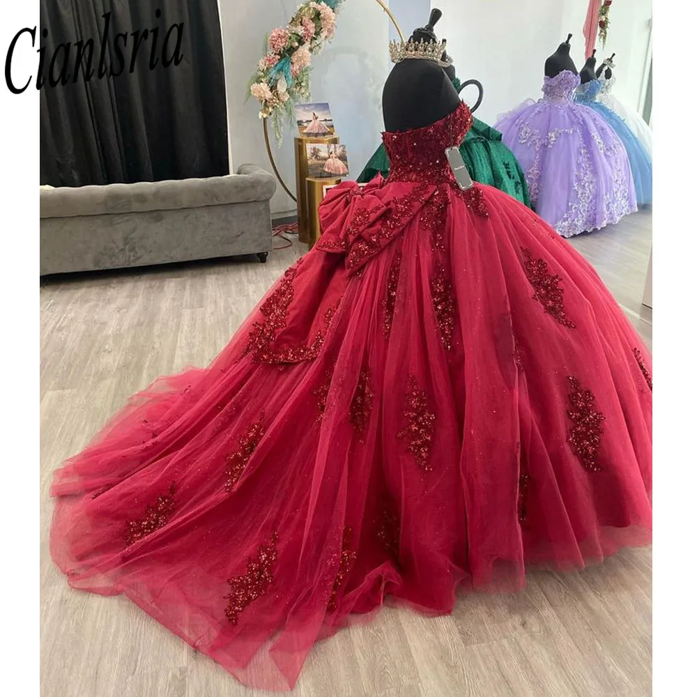 فساتين Quinceanera باللون الأحمر مع حصى على شكل قلب ، فستان حفلة موسيقية ، أحمر ، 2023 ، 15