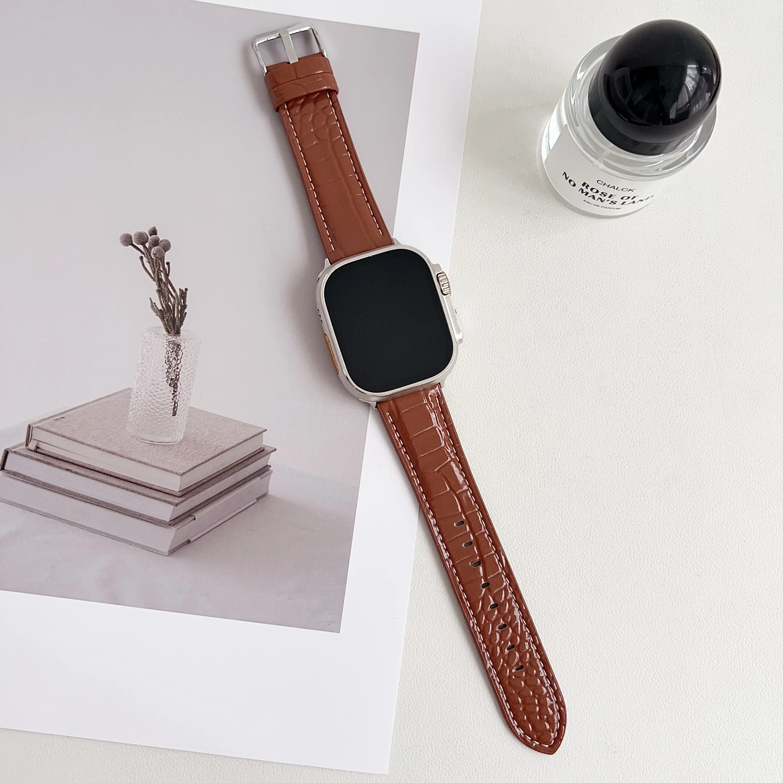 

Leather Strap for Apple Watch Band 42mm 46mm 49mm 44mm 45mm m 40mm 41mm Watchband Bracelet for IWatch Series Ultra 2 10 9 8 7 Se