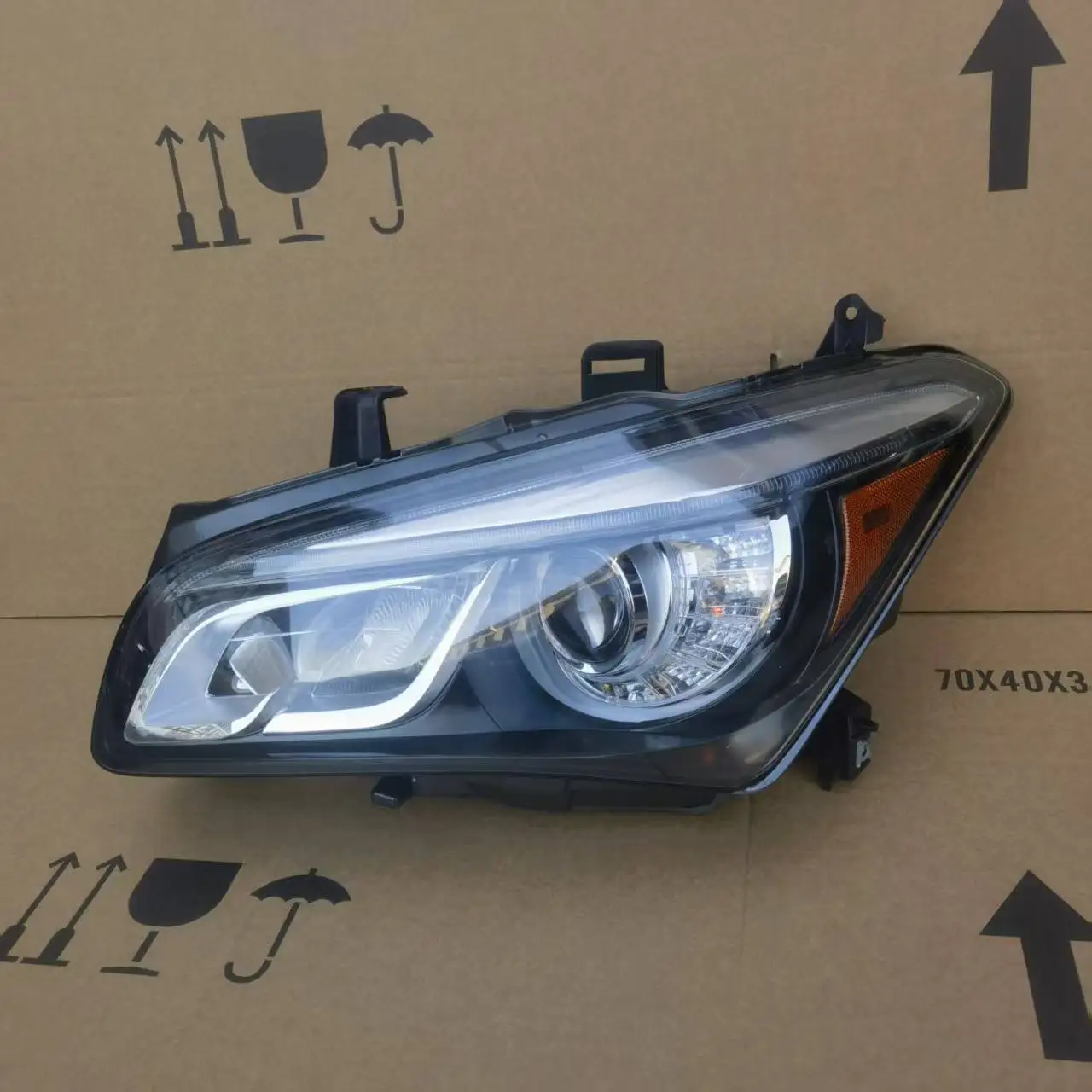 

INFINITI QX80 Z62 Headlight Assembly Car Light Original USA LED 2WD,4WD,FWD OEM B6060-1A60A 26010-6GW0B 26010-6GW0A US Version