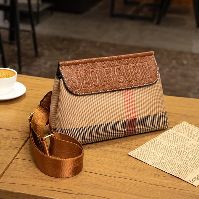 

2025 Trendy Square Bag Stylish Checkered Crossbody Purse, Fashionable Shoulder Bag with Premium Texture for Daily Commute