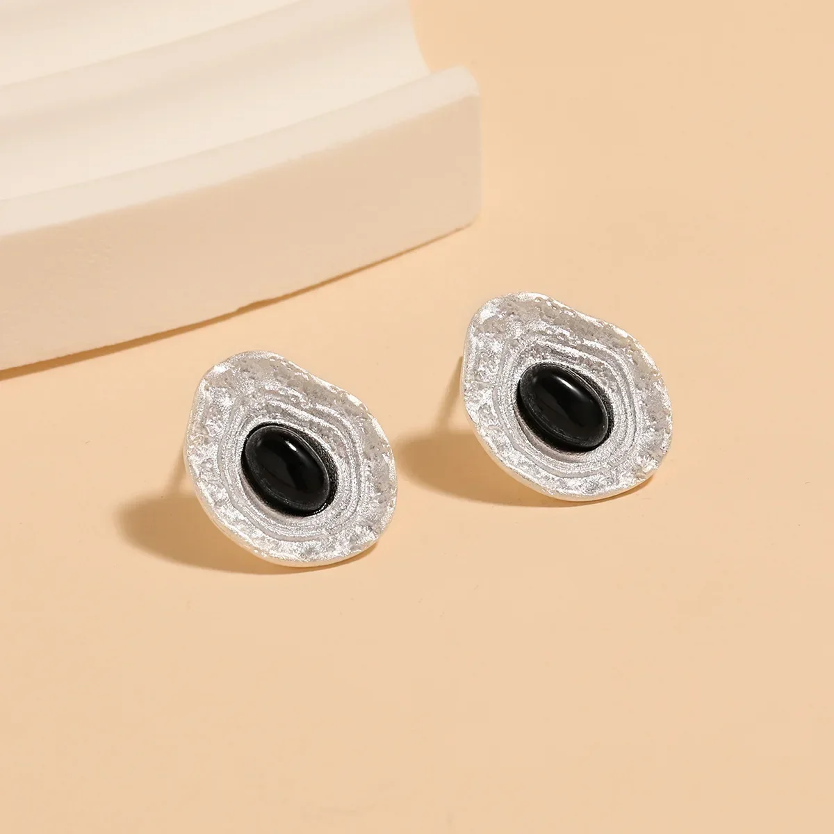 GXGlint 925 Sterling Silver Stud Earrings with Black Onyx and Shell for Women with Chic Round Design Daily Office Accessories