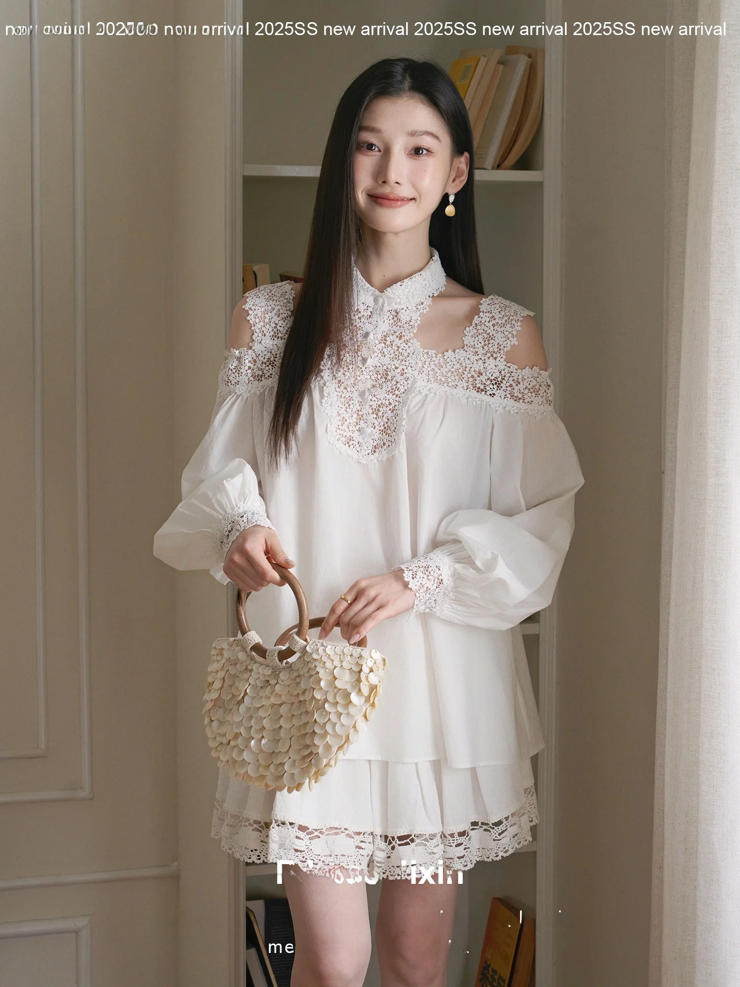 

Летний женский комплект: кружевная блузка с открытыми плечами и хлопковая короткая юбка, с длинным рукавом, воротником-стойкой, повседневный модный ансамбль