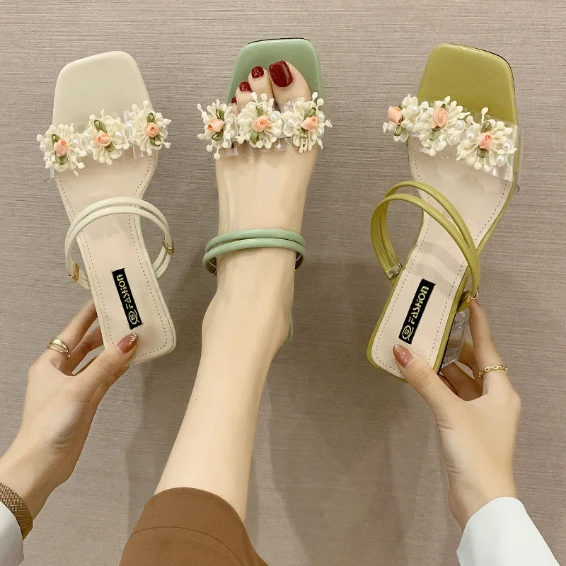 2023 Summer Women Slippers Thick Heel Transparent Ladies Shoes Colorful Rivets Low Heels Fashion Sandals for Girls High Heels