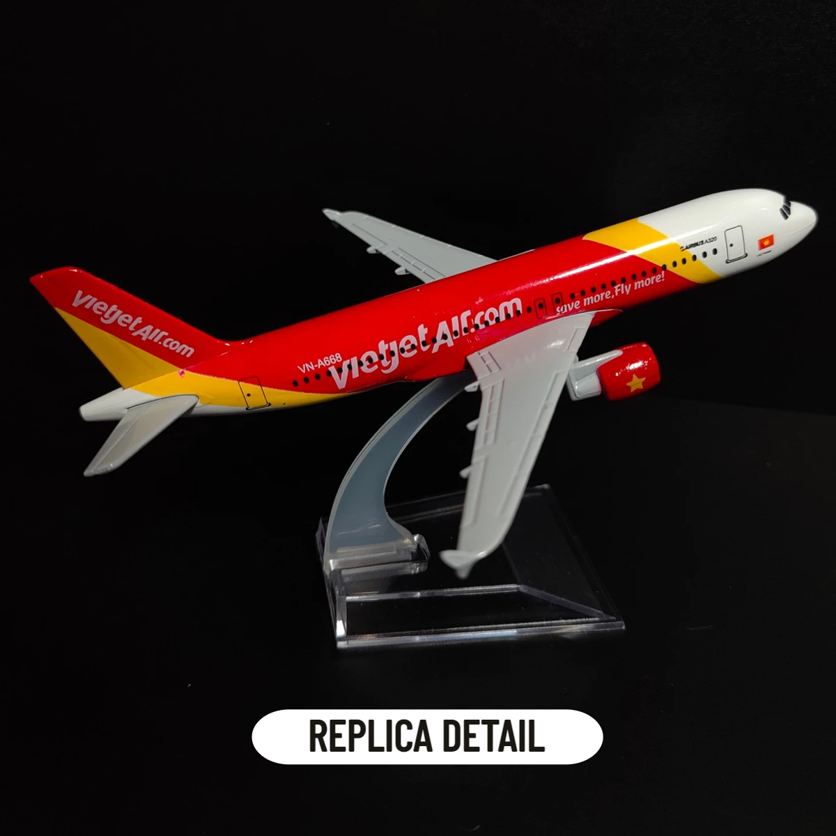 Scale 1:400 Metal Aircraft Replica 15cm Vietjet A320 Airline Boeing Airbus Airplane Model Miniature Gift for Boys