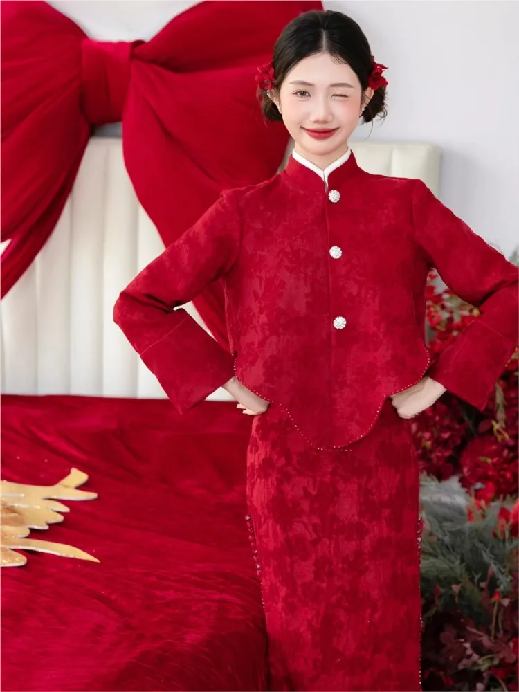 신부의 스타일을 위한 토스팅 드레스, 새로운 중국풍 웨딩 레드 슈트, 긴 소매 약혼 답례 연회복