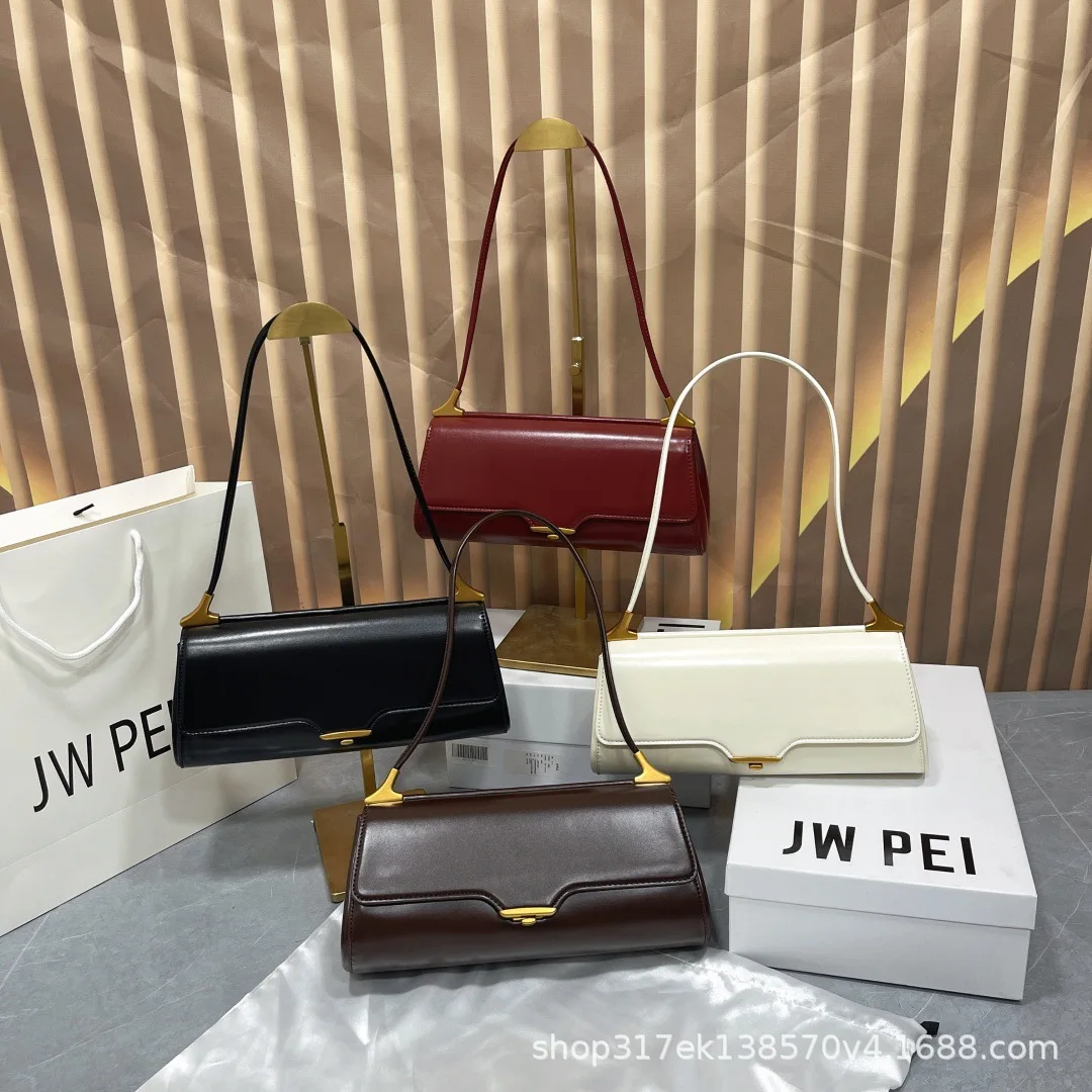 

JW PEI Large Capacity Shoulder Bag E2026 New French Stick Black Retro Commuter Bag for Women
