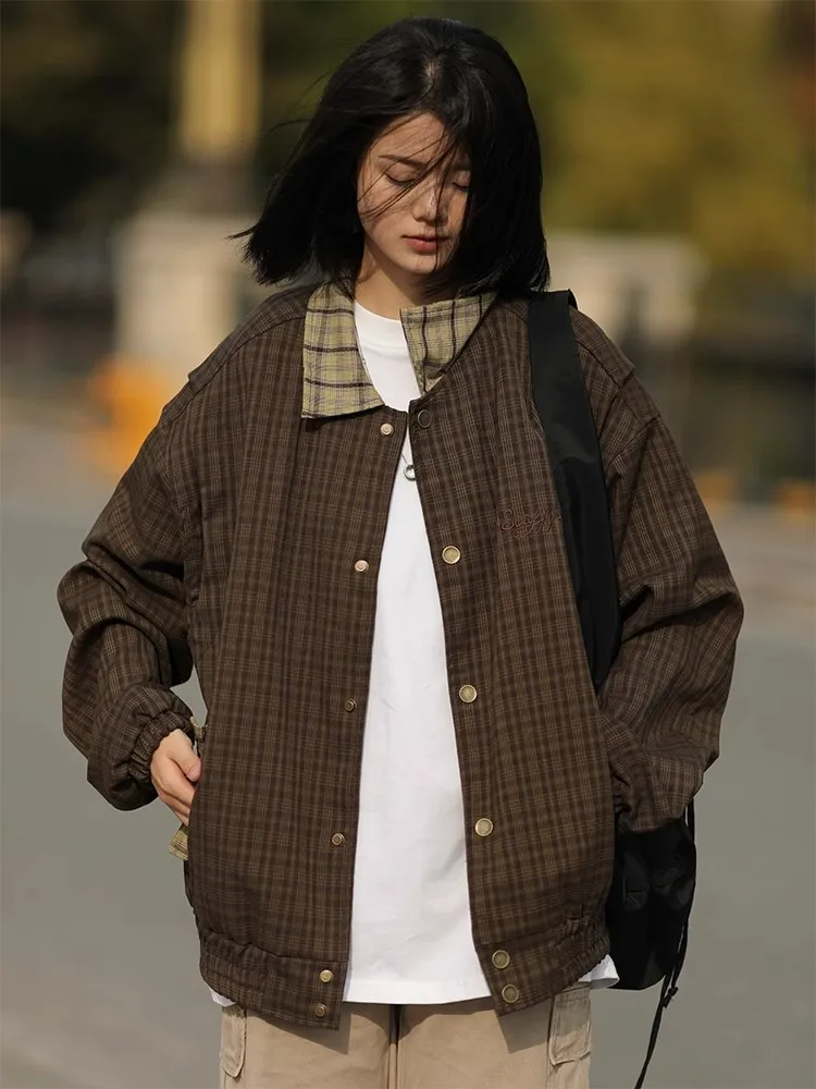 

Повседневная куртка в клетку на весну-осень, свободный крой, с контрастным воротником, в американском стиле, ветрозащитная, длинная, молодежная мода