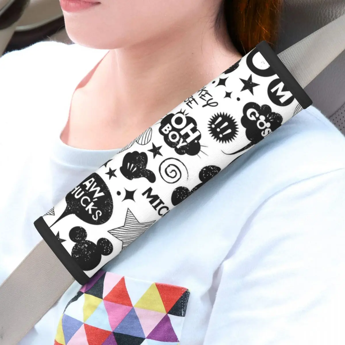 

Мягкий автомобильный чехол на ремень безопасности с Микки и Минни Маус для более комфортного вождения, 2 шт., наплечная накладка на ремень безопасности для легковых автомобилей, грузовиков