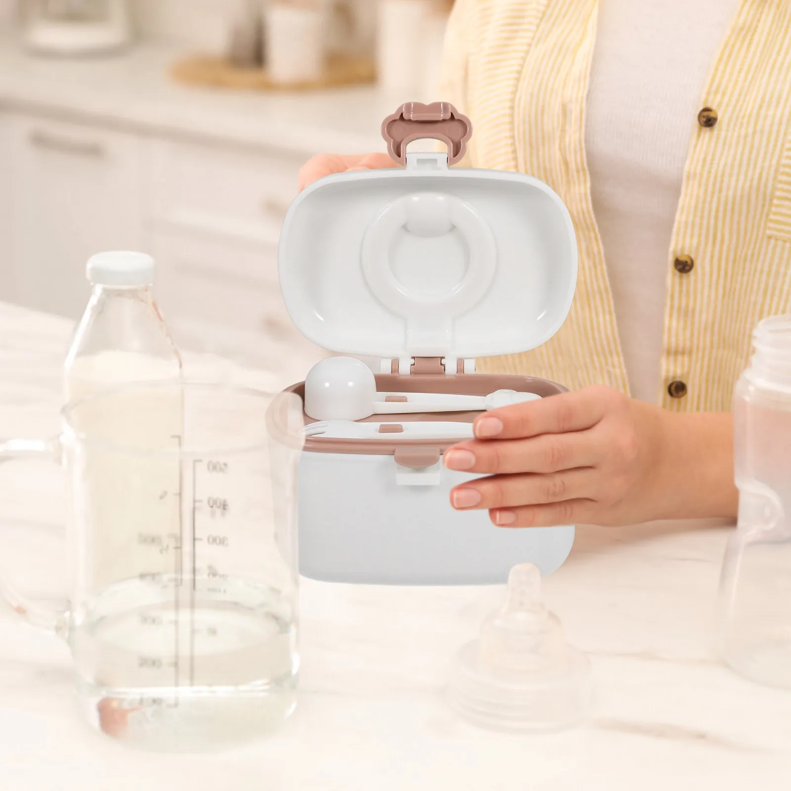 

Портативный дозатор для детской смеси, контейнер для хранения молочной смеси большой емкости, дорожный контейнер для смеси, ложка для кормления в комплекте, для младенцев