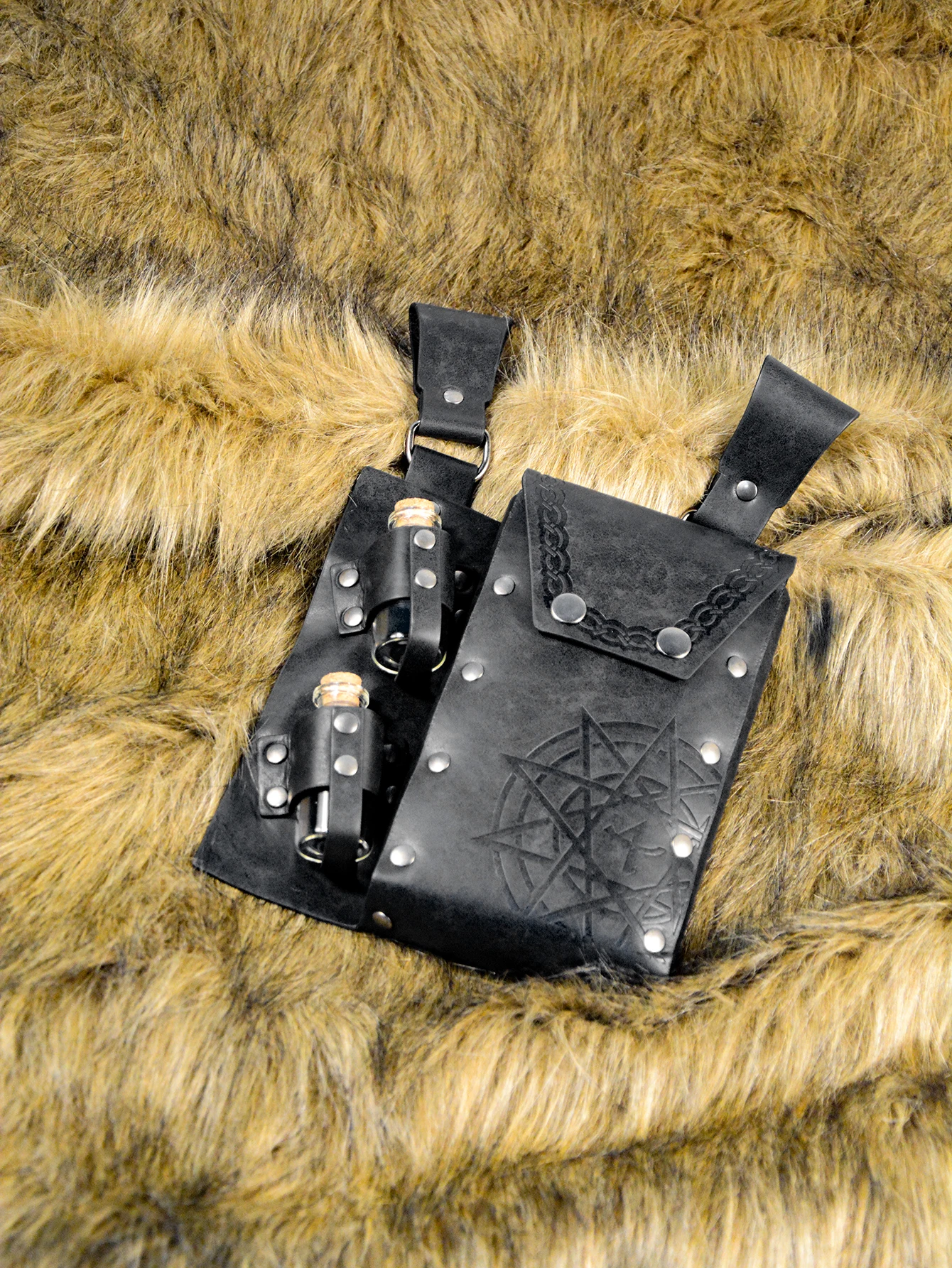 ยุคกลาง Alchemy ขวดเอวกระเป๋า Healer Potion ขวด PU หนังกระเป๋า Gothic Retro แม่มดตัวช่วยสร้างคอสเพลย์เครื่องแต่งกาย Props