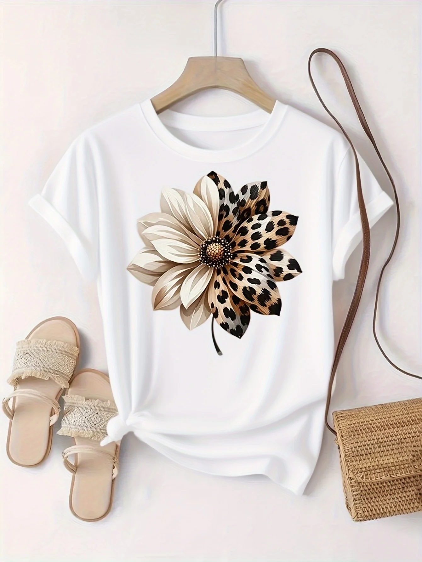 Women's Soft T-shirt Breathable Short-sleeved Casual Party Top Floral & Leopard Stripe Design Casual Versatile Black & White