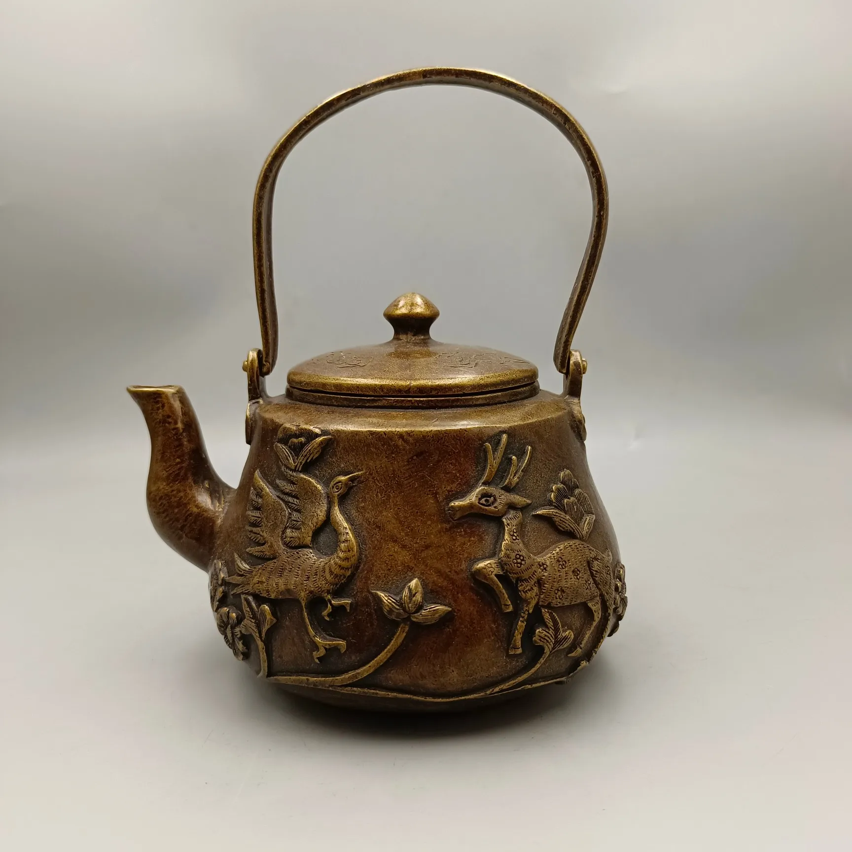 

Antique Bronze Wine Pot Ornaments With Exquisite Craftsmanship and Beautiful Appearance Suitable for Decoration and Collection