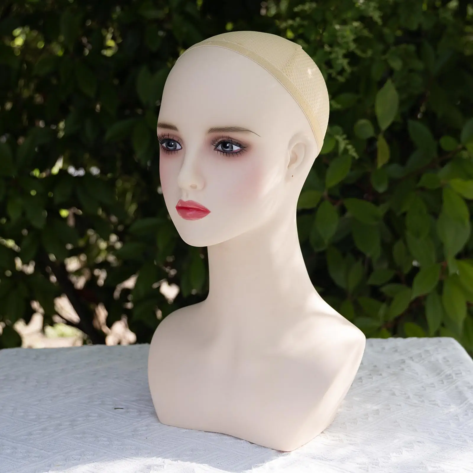 

Cosmetology Mannequin Head with Wig Cap Barber Headdress Wig Bust Head Stand