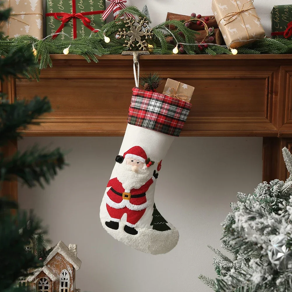 

Очаровательный рождественский чулок со снежинками и милым оленем - идеальный праздник 46*18 см, рождественские носки, подарочные сумки, праздничная вечеринка