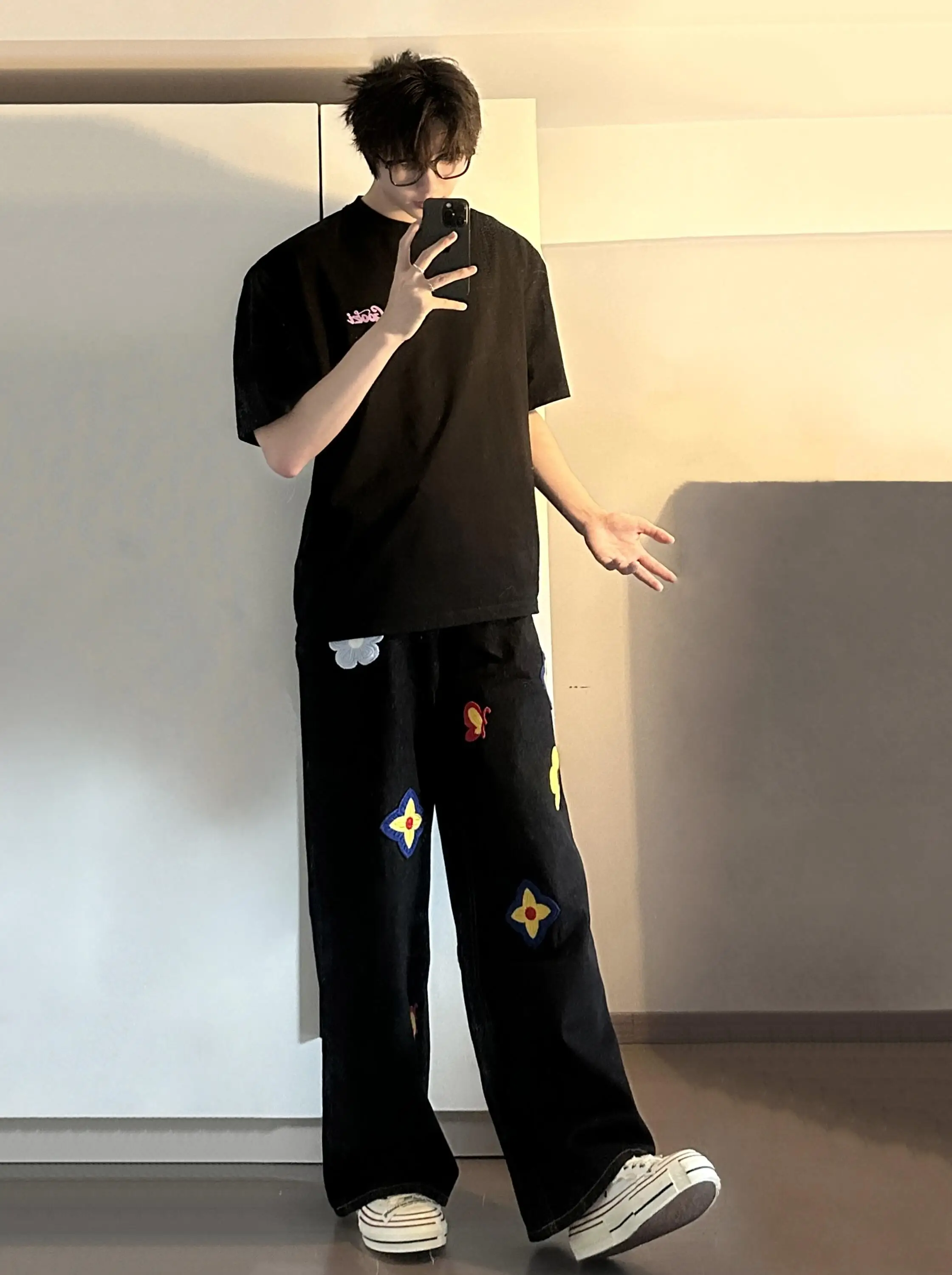 

New Factors Floral Petal Embroidery Original Color Jeans Straight Leg Wide Leg Casual Pants for Men And Women Black