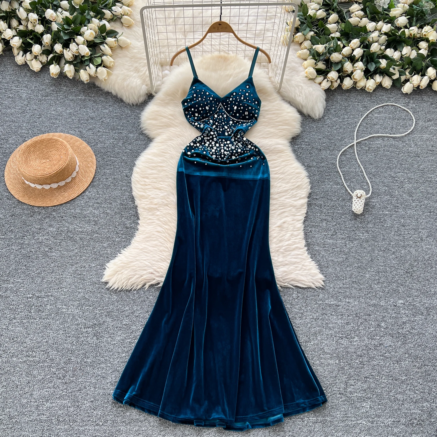 Elegant V-neck Vintage Sleeveless Chic Rhinestone Slim Straps Velvet Mermaid Dresses French High Street Evening Autumn Clothing