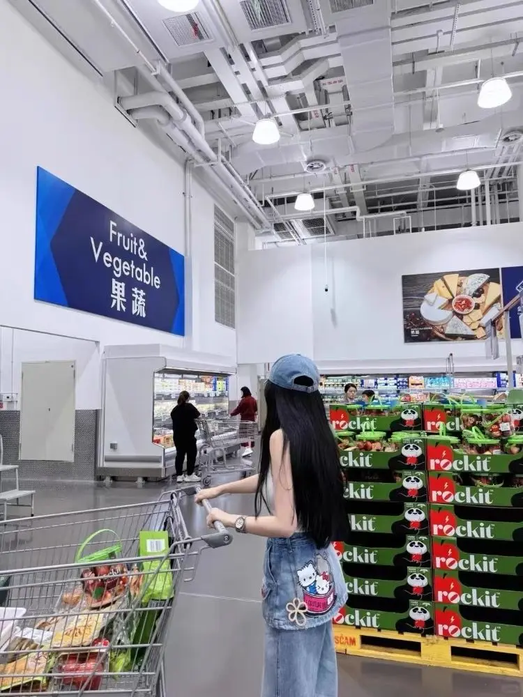 مرحبا كيتي خربش طباعة قطعتين تنورة السراويل النساء 2025 خمر غسل الدنيم الطبقات هيم التفاصيل Y2K لطيف لباس غير رسمي