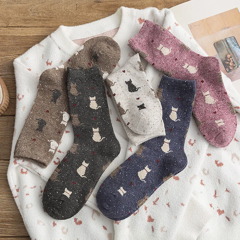 5 pairs of autumn and winter new cute socks with polka dots vintage cat socks women's yarn loops thick and cute women socks