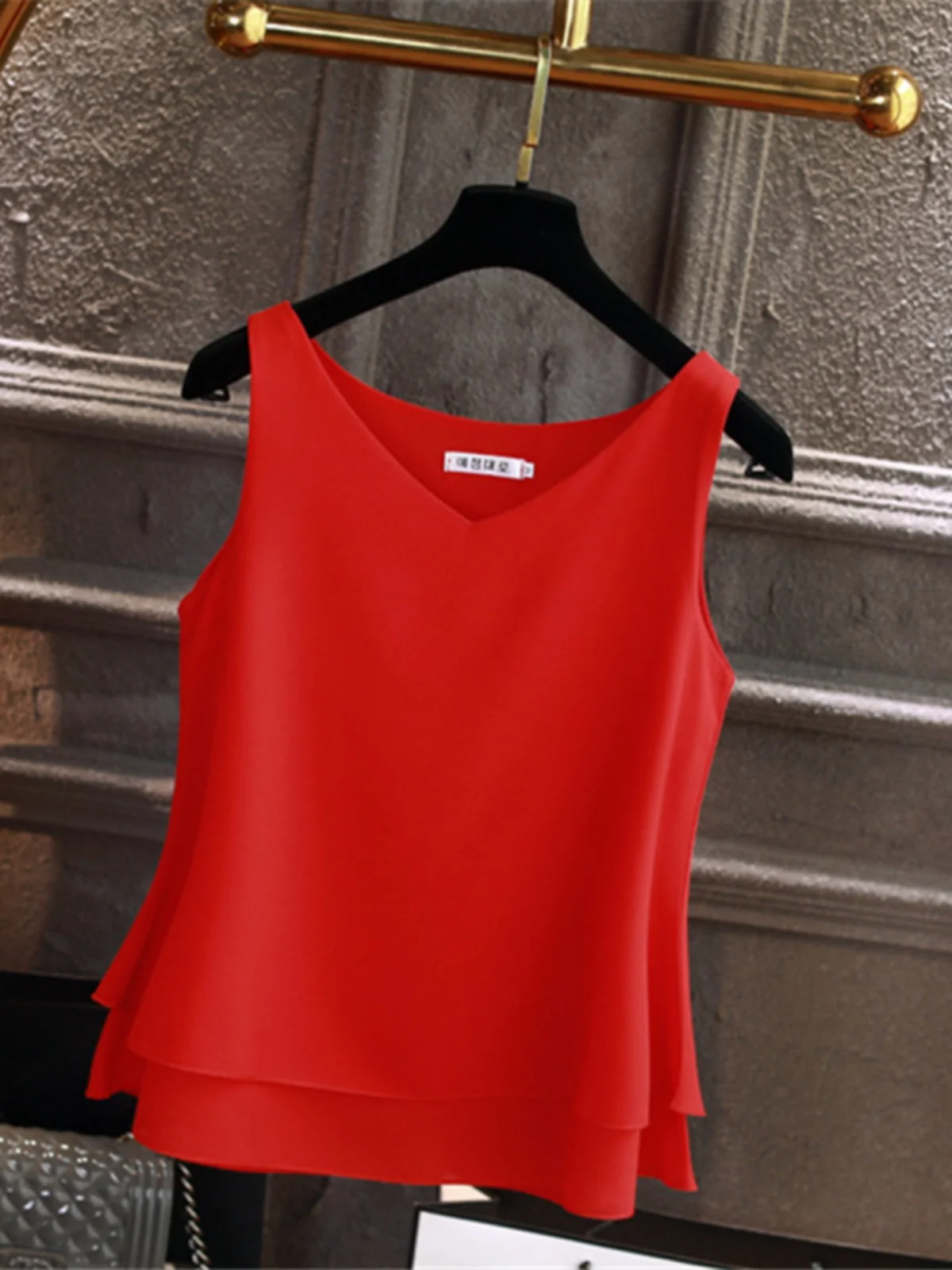 夏の新作プラスサイズレディースタンクトップお腹カバースリーブレスシフォンベストアウターウェア通勤スタイルゆったりシングルピース