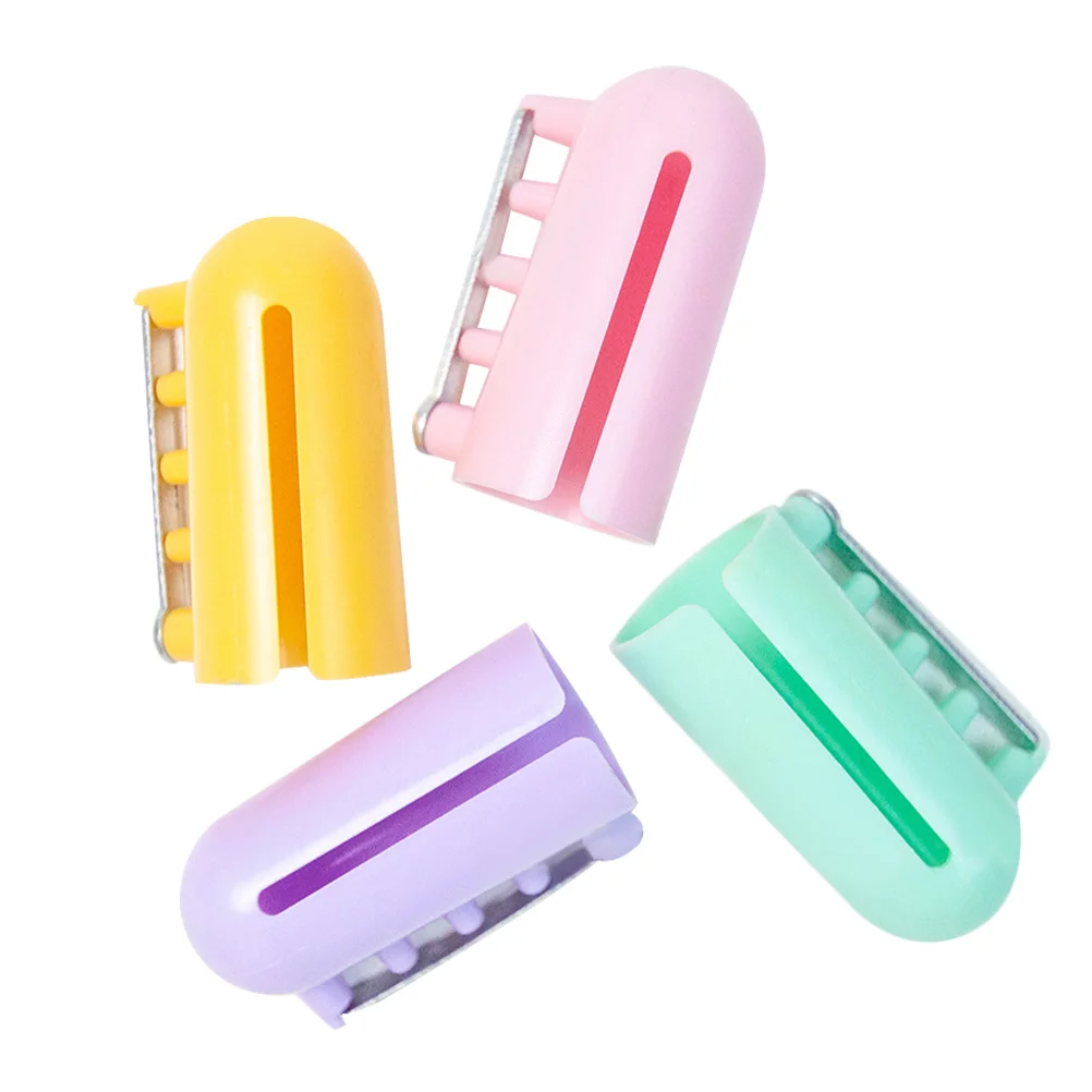 

4Pcs Knitting Finger Holder Tool Plastic Yarn Guide for Crocheting Multi Color Projects Efficient Yarn Separation Accessory