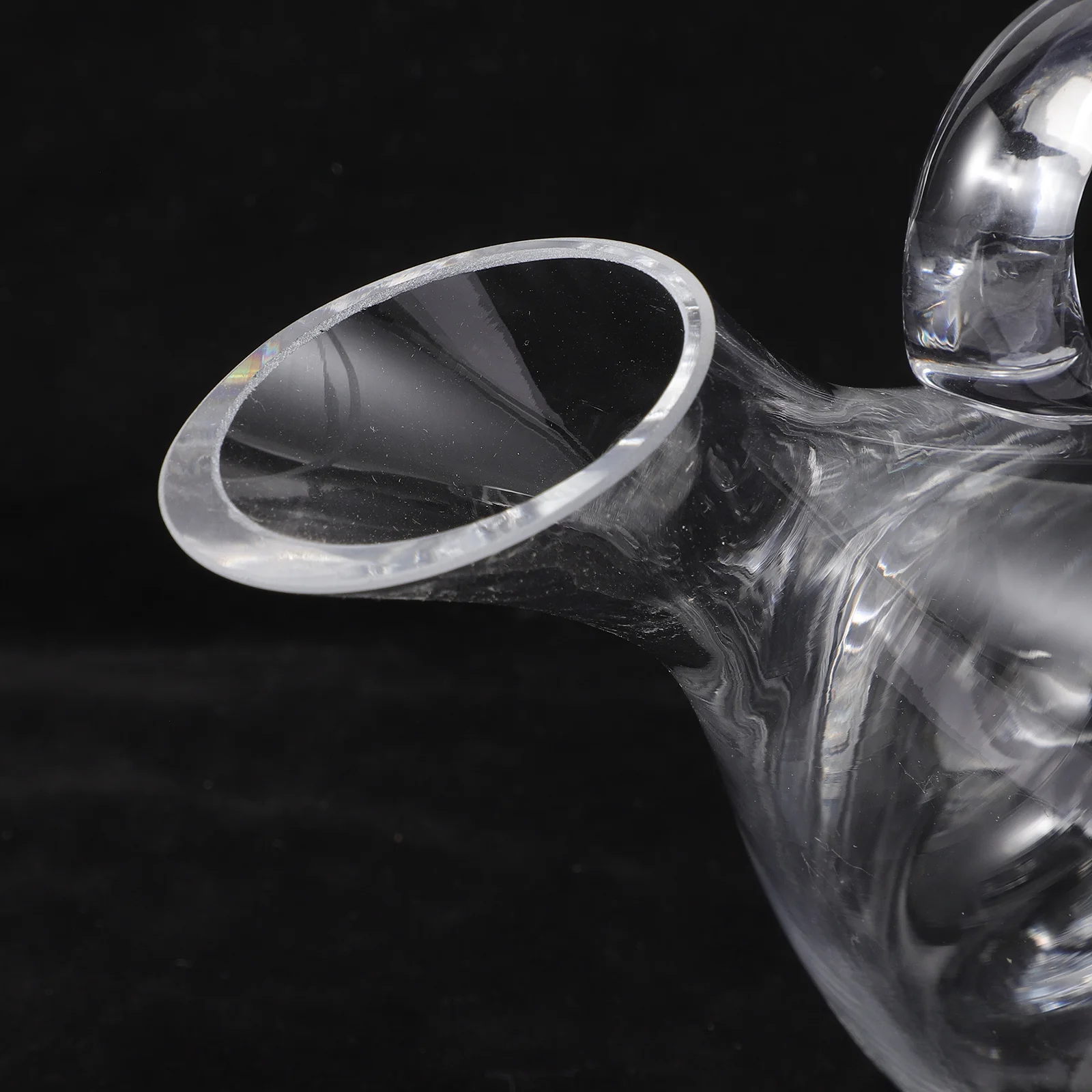 

Household Glass Decanter for Red Wine Whiskey Water Large Capacity Easy Pour Spout Stable Base Wine Accessories