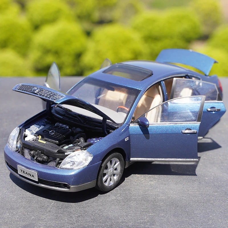 

Оригинальная заводская модель автомобиля из сплава Nissan Teana первого поколения 1:18, игрушка для мальчиков, коллекционный дисплей для взрослых.