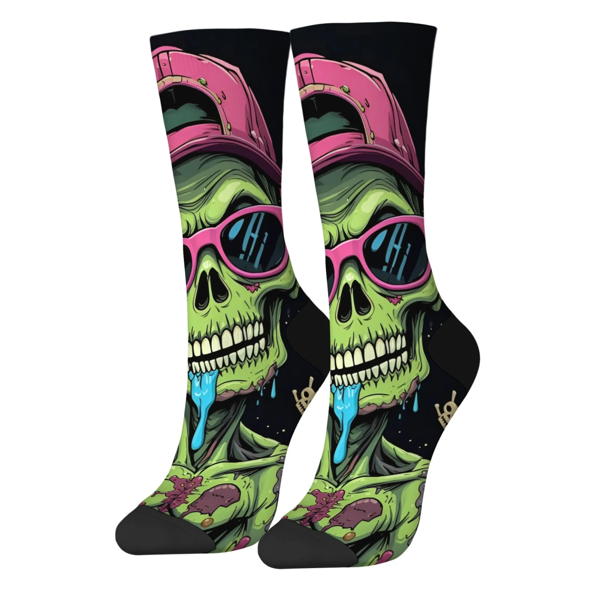 جوارب جمجمة داكنة قابلة للتنفس ومضادة للانزلاق وقاعدة رمادية داكنة مع قبعة وردية بحافة جمجمة وحل أزرق مثالي لمجلسات حديقة التزلج